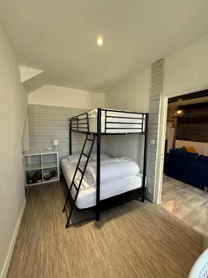 Un ou plusieurs lits dans un hébergement de l'établissement Appart 50M2 - 2 Chambres - Centre-Gare-Mer Plage à pied