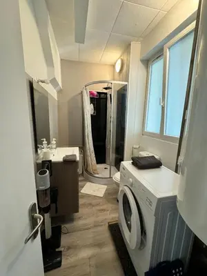 Cuisine ou kitchenette dans l'établissement Appart 50M2 - 2 Chambres - Centre-Gare-Mer Plage à pied