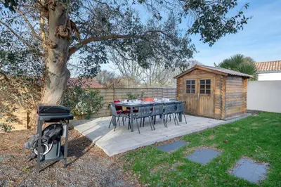 Jardin de l'établissement Maison avec dépendance pour 11 à 800m de la mer
