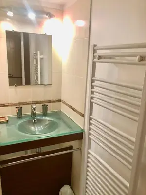 Salle de bains dans l'établissement Appartement 68 m2 vue Golf et Piscine
