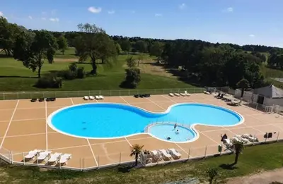 Piscine de l'établissement Appartement 68 m2 vue Golf et Piscine ou située à proximité