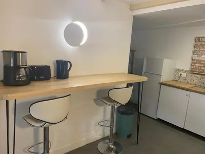 Cuisine ou kitchenette dans l'établissement les rives du Lay gîte Joly