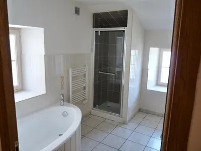 Salle de bains dans l'établissement Gîte des trois pommes