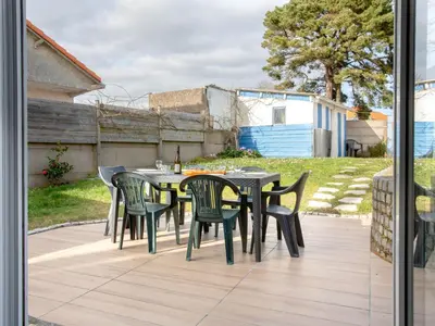 Terrasse ou espace extérieur de l'établissement Holiday Home Fleur d'été by Interhome