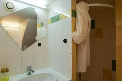Salle de bains dans l'établissement Studio cozy sur 2 niveaux - 2 à 4 personnes