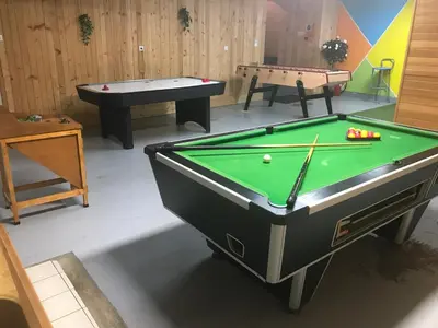 Billard dans l'établissement Gite La Villa des Coeurs Vendéens