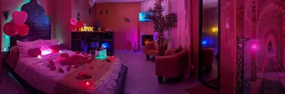 Télévision ou salle de divertissement dans l'établissement 1000 et une Nuit