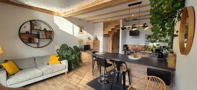 Coin salon dans l'établissement La Cabane Cé