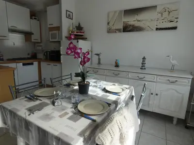 Cuisine ou kitchenette dans l'établissement Maison à Fromentine 65m², 4 pers, proche plage, park - FR-1-540-319