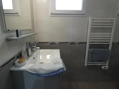 Salle de bains dans l'établissement Maison à Fromentine 65m², 4 pers, proche plage, park - FR-1-540-319