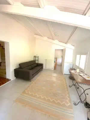 Coin salon dans l'établissement La Cachette d Oona, Chambres d hôtes au calme