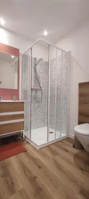 Salle de bains dans l'établissement L'Escapade Morinière Sam Suffy