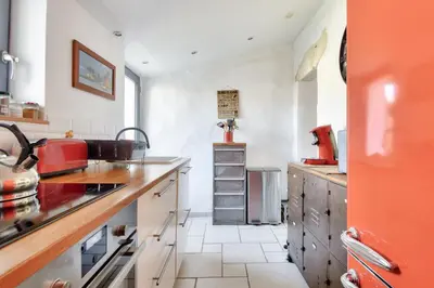 Cuisine ou kitchenette dans l'établissement Maison pour 4 avec jardin et terrasse - 500m plage