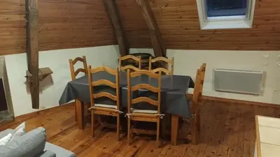 Coin salon dans l'établissement Gîte du Fourneau