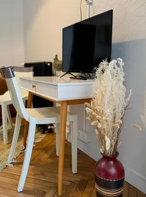 Télévision ou salle de divertissement dans l'établissement id-home le St Nicolas
