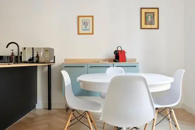 Cuisine ou kitchenette dans l'établissement Le Cocon du Batonnier