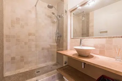 Salle de bains dans l'établissement Appartement à 200 m from ThalassoSpa