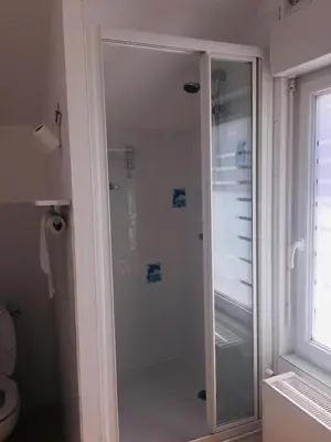 Salle de bains dans l'établissement Maison pleine de charme - Plage a 200m