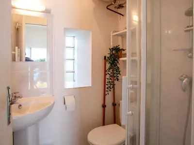 Salle de bains dans l'établissement Holiday Home Rose-May by Interhome