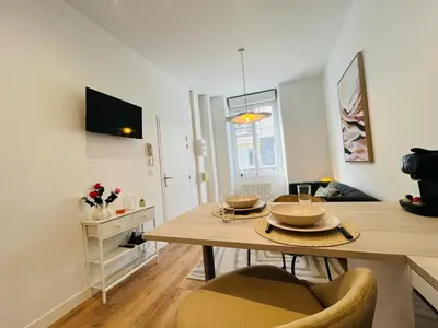 Télévision ou salle de divertissement dans l'établissement Casa : Cap' Faid'herbe
