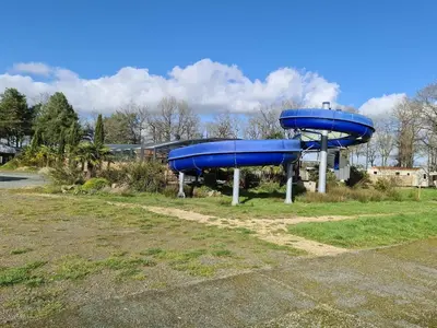 Plan de l'établissement Mobil home climatisé, Wi-Fi, 30 minutes du Puy duFou, proche de la piscine