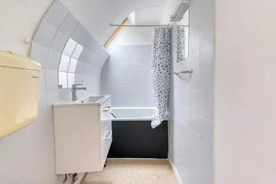 Salle de bains dans l'établissement Le Nid - Place Imbach