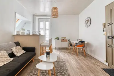 Coin salon dans l'établissement Le Nid - Place Imbach