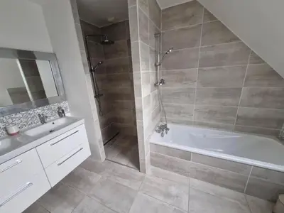 Salle de bains dans l'établissement Villa Pool Lake Beache City