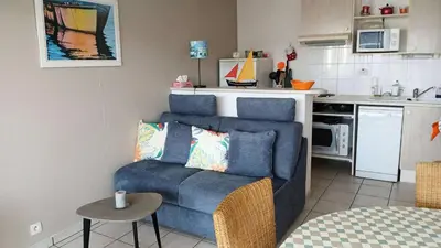 Cuisine ou kitchenette dans l'établissement Résidence Argos - Location de Vacances - PORNICHET - 2 pièces - 021 - 60409 MAE-7411