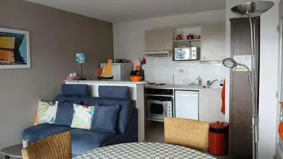 Cuisine ou kitchenette dans l'établissement Résidence Argos - Location de Vacances - PORNICHET - 2 pièces - 021 - 60409 MAE-7411
