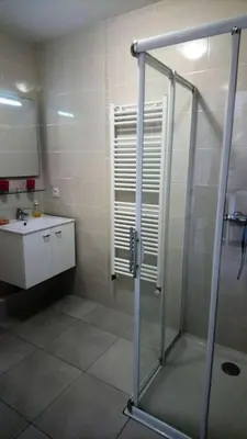 Salle de bains dans l'établissement Résidence Estelle - PORNICHET - SAINTE MARGUERITE - STUDIO MAE-9711