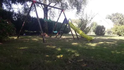 Aire de jeux pour enfants de l'établissement Gîte les 3 petits porcelets