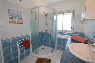Salle de bains dans l'établissement L'Escale by Tranquil at Home