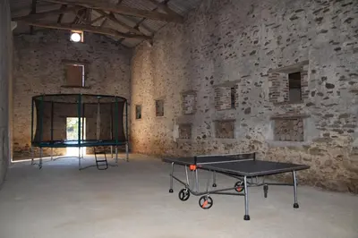 Tennis de table au sein de l'établissement A la Haute Bouillere ou à proximité