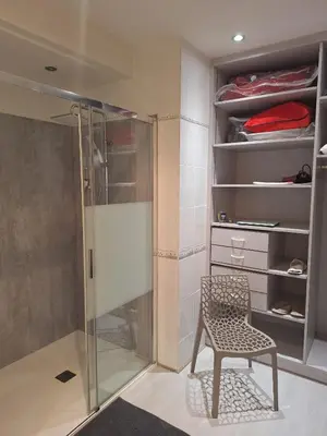 Salle de bains dans l'établissement Chez Isabelle et Bernard