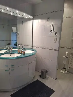 Salle de bains dans l'établissement Chez Isabelle et Bernard