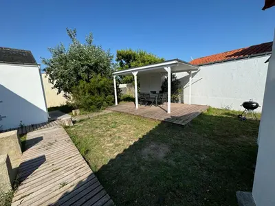Jardin de l'établissement MYRTILLE - Maison 6 personnes avec jardin à 100m de la plage