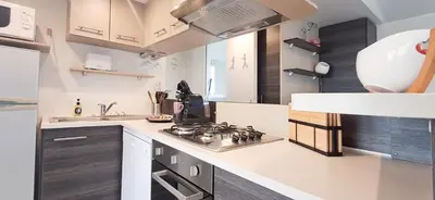 Cuisine ou kitchenette dans l'établissement Naphtase - MH334S - Pins Calmes - Ménage inclus