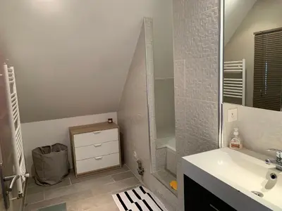 Salle de bains dans l'établissement Relaxant chambre à Île de Nantes