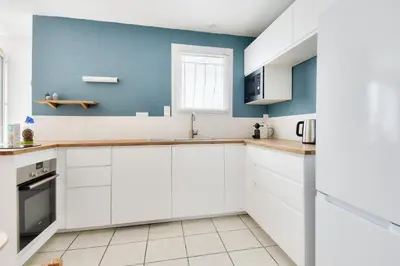 Cuisine ou kitchenette dans l'établissement Maison pour 6 - Jardin - Centre de Noirmoutier