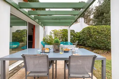 Jardin de l'établissement Le Victoria - Proche de la Plage