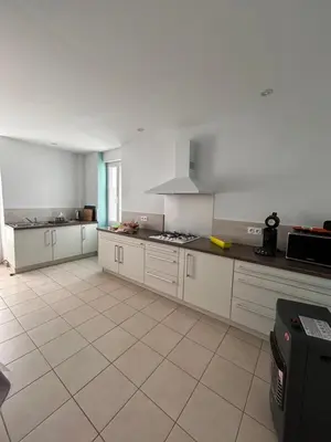 Cuisine ou kitchenette dans l'établissement Maison de Famille La Bernerie