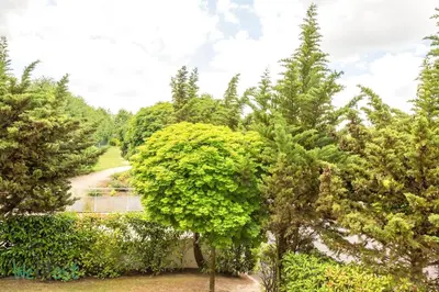 Jardin de l'établissement FRANCIS LE CARVAL - REZE - balcon - parking