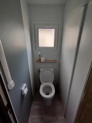 Salle de bains dans l'établissement Mobil-home 3 chambres