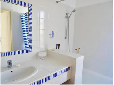 Salle de bains dans l'établissement Sunset