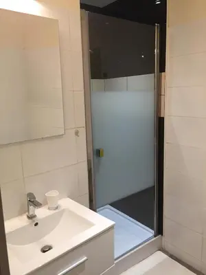 Salle de bains dans l'établissement Maison Cosy centre de Pouzauges