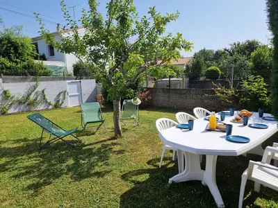 Jardin de l'établissement L'Urbaine, Maison de ville spacieuse, Jardin, WIFI