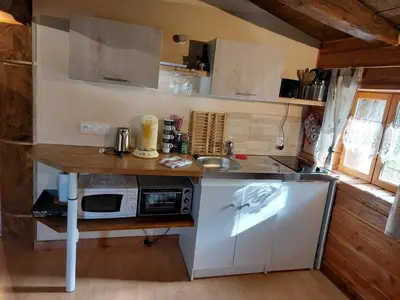 Cuisine ou kitchenette dans l'établissement Independent studio rentals