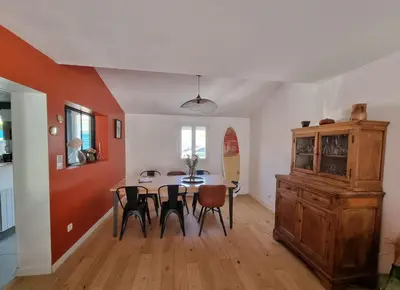 Télévision ou salle de divertissement dans l'établissement maison indépendante