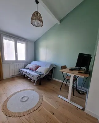 Un ou plusieurs lits dans un hébergement de l'établissement maison indépendante